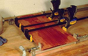 Склейка деревянных частей
